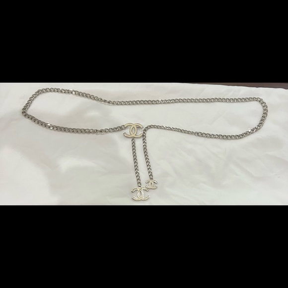 CHANEL- Authentic- CC chain link belt- SILVER - Picture 3 of 6